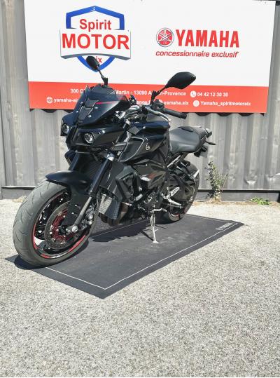 YAMAHA MT-10